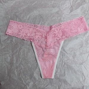 VS pink thong panties ,new